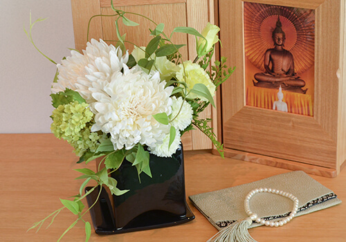 仏壇や供花などにお勧めのフェイクフラワーアレンジメントです。
